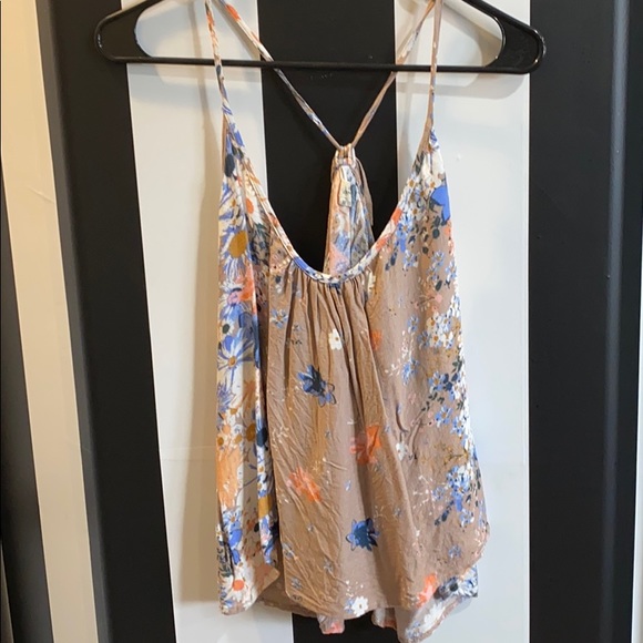 Floral tank - Picture 1 of 2